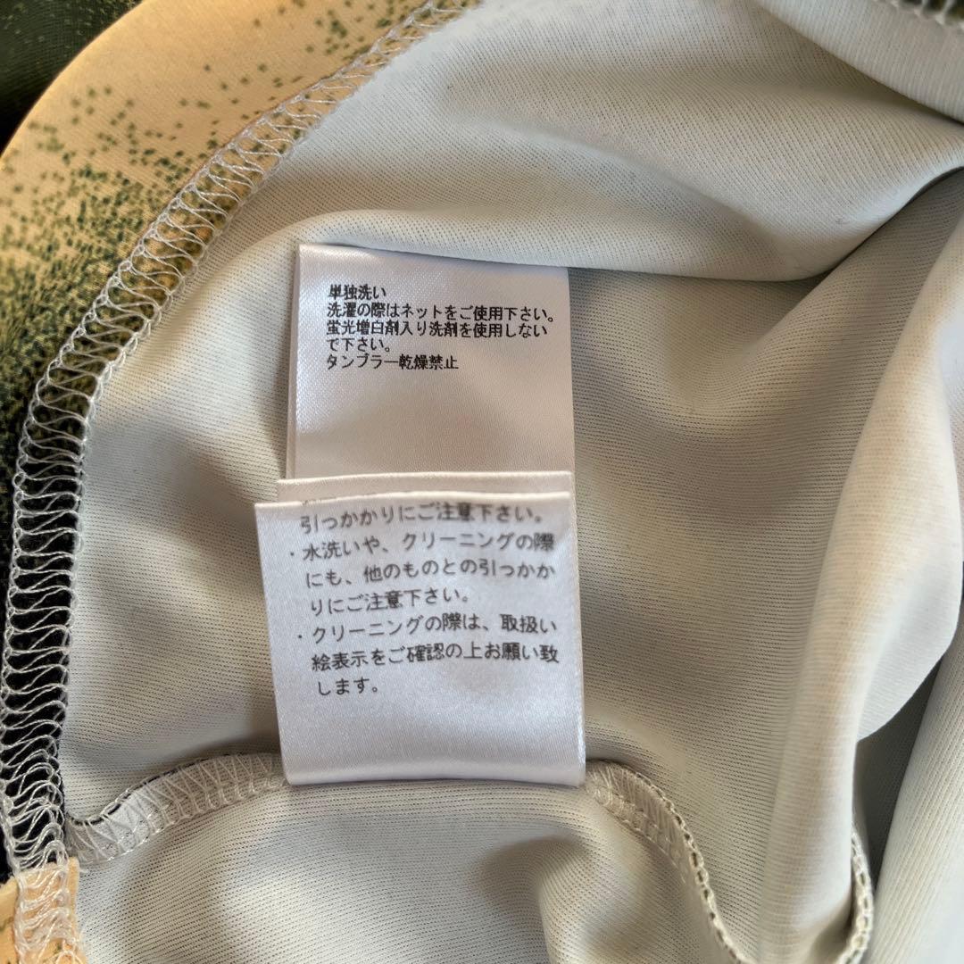 新品タグ付　ラッセルノRusseluno ゴルフウェアーハイネックポリエステル暖