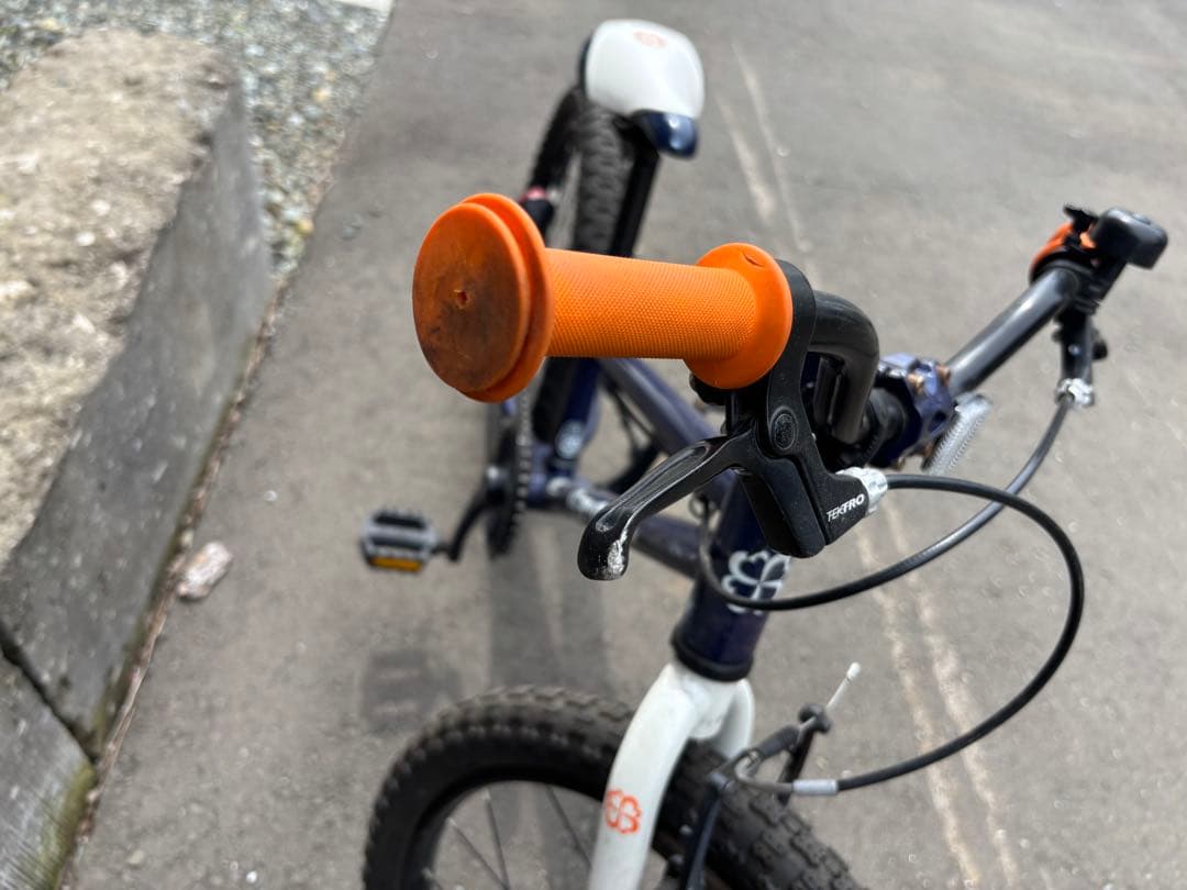 ヨツバサイクル キッズバイク ネイビー　 20インチ　札幌市引き渡し限定