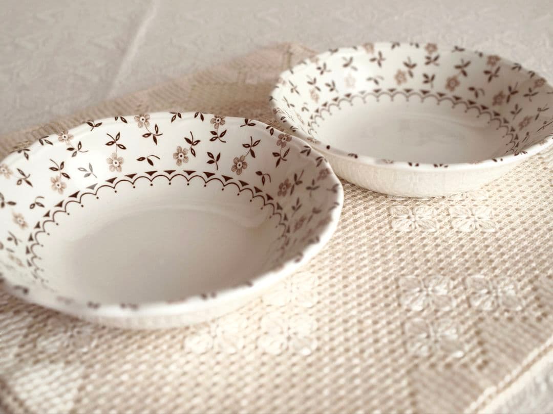 【mkuさま】vintage plate ❀ 優しい 小花柄の 深皿 a