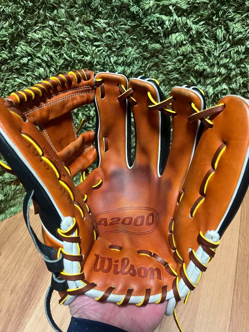 Wilson A2000 1975 硬式内野手用グラブ ブラック×ブラウン