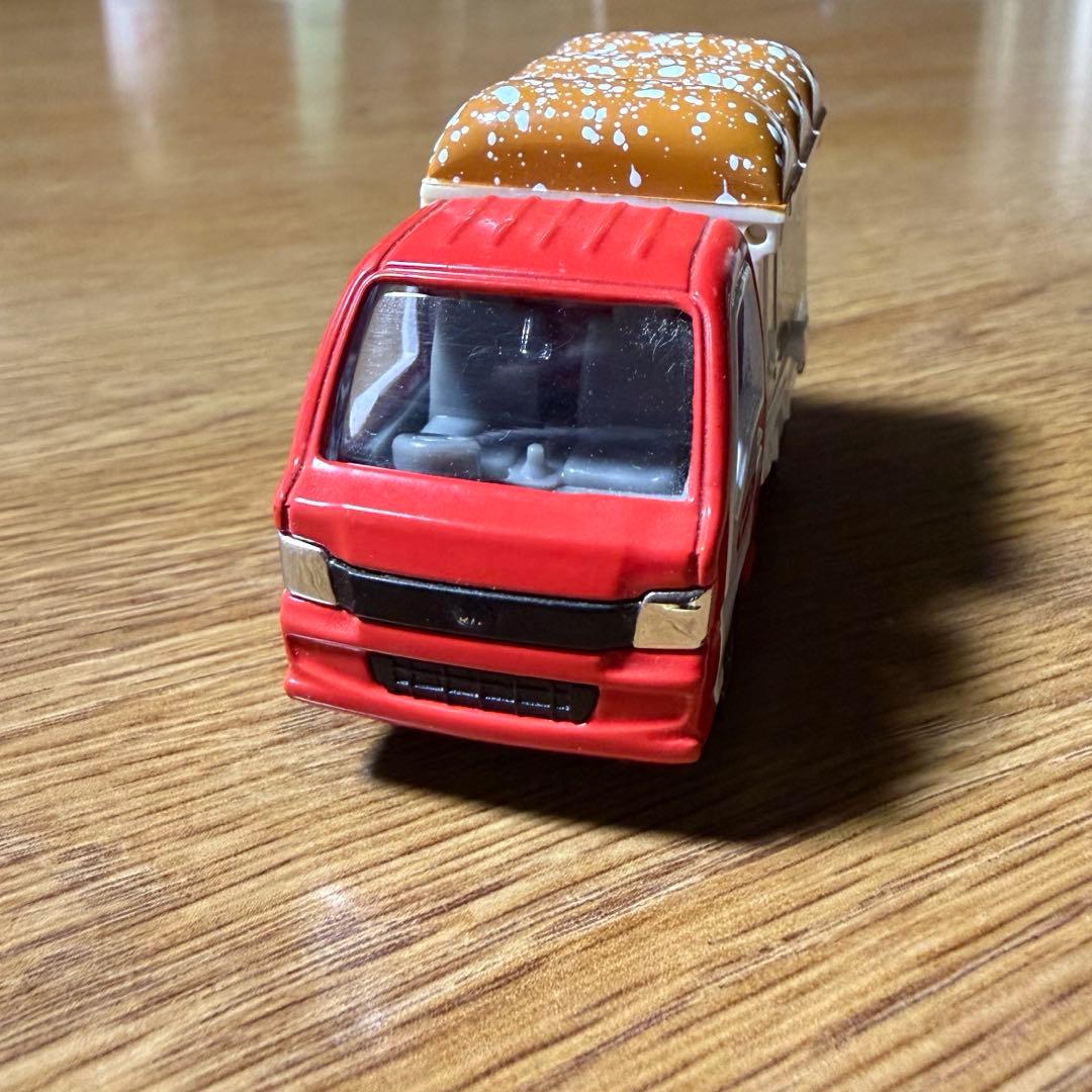 トミカ　第一パン　スバル　サンバー クリスマス仕様