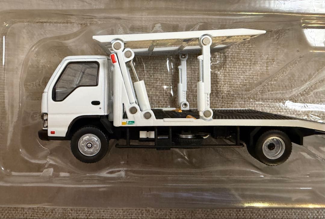 トミカ LV-N191 ミニカー 1/64 いすゞエルフ　セイフティローダー