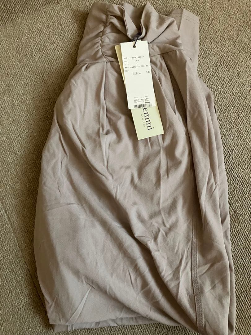 新品)emmi ヨガパンツ ピンクベージュ サイズ1