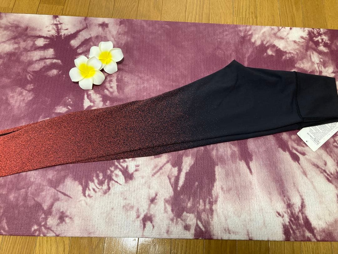 【レア】ルルレモン　新品タグ付き　レギンス　赤×黒　4