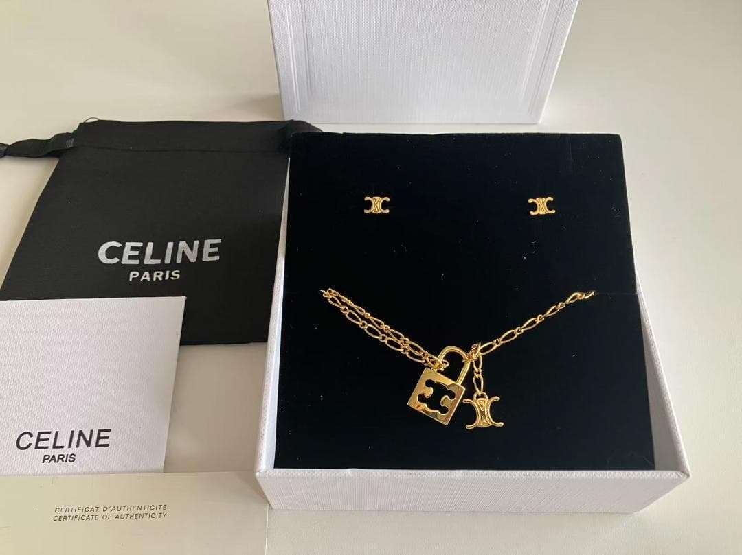 CELINE ゴールドネックレス＆ピアスセット　ノベルティ