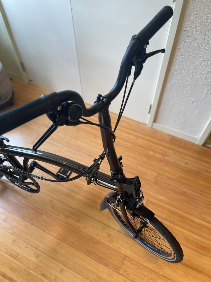 【ほぼ新品】BROMPTON C Line M6L ブラックラッカー／試乗のみ