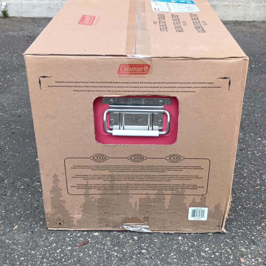 まる公　Coleman スチールベルトクーラー ストロベリ－ピンク