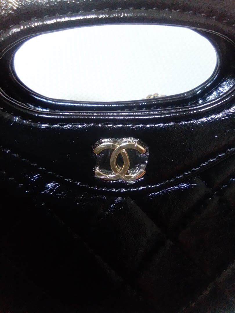 CHANEL ノベルティ 2way キルティングエナメル加工バッグ