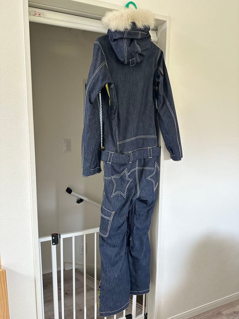 【美品】デニムファー付きスノーウェア　Mサイズ