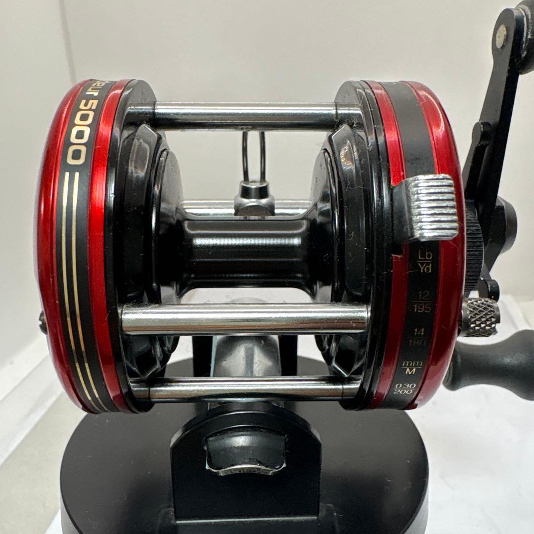 Abu Garcia Ambassadeur 5000ベイトリール レッド