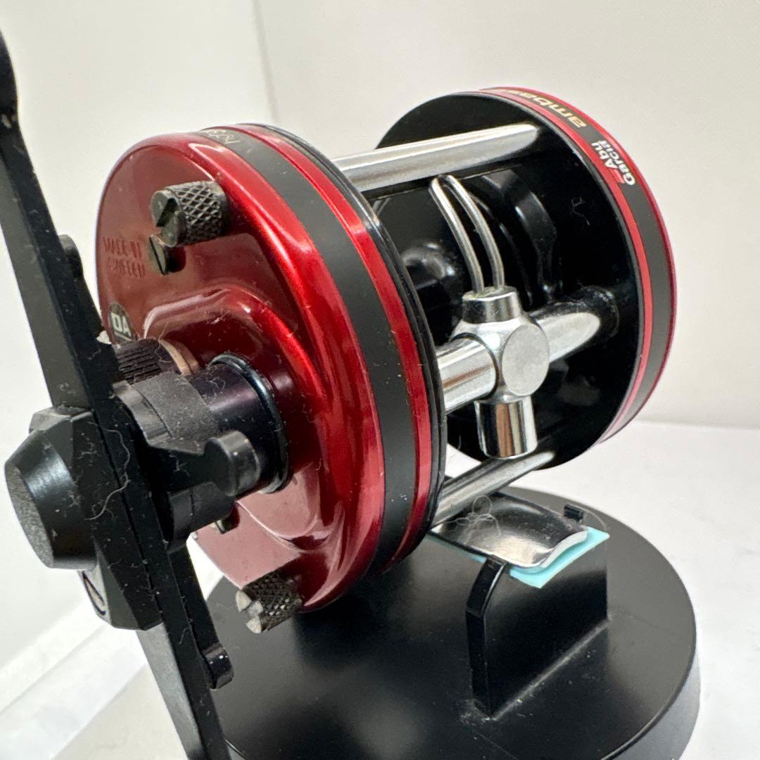 Abu Garcia Ambassadeur 5000ベイトリール レッド