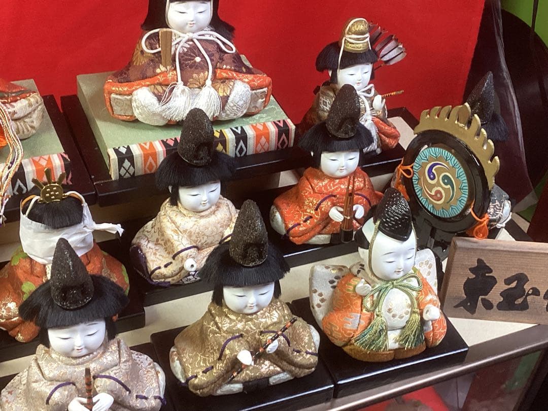 雛人形 十五人飾り 雛匠東玉 中古品超美品 人形サイズ(幅11〜7㎝高さ13㎝)