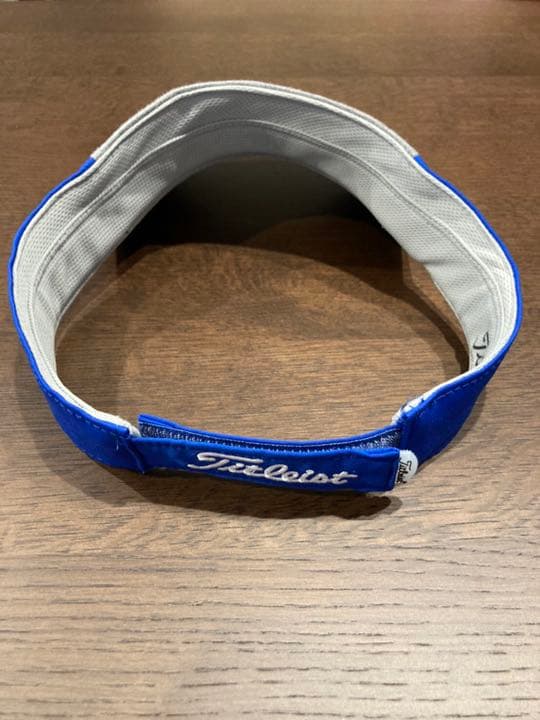 【美品】タイトリストバイザー