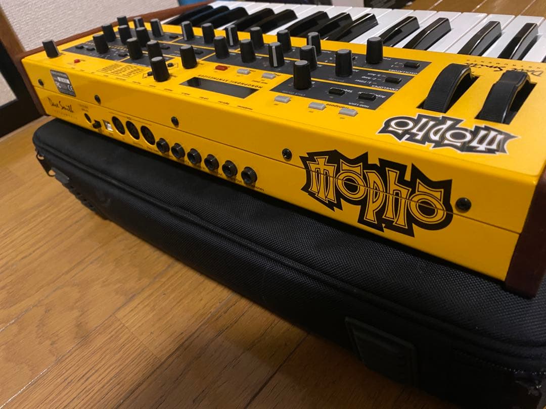 モーフォシンセサイザー　Dave Smith Instruments Mopho