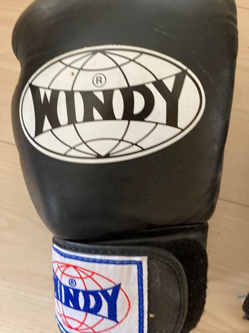 WINDYボクシンググローブ8オンスとSAMレッグガード