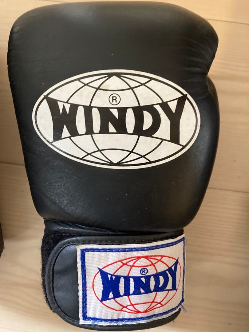 WINDYボクシンググローブ8オンスとSAMレッグガード