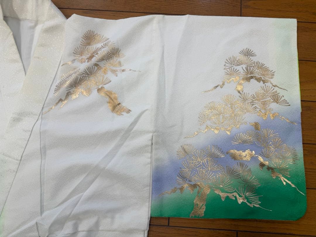 未使用に近い 踊り絵羽（化繊）白地に金彩の松 男踊り着流し仕立て 美品 匿名配送