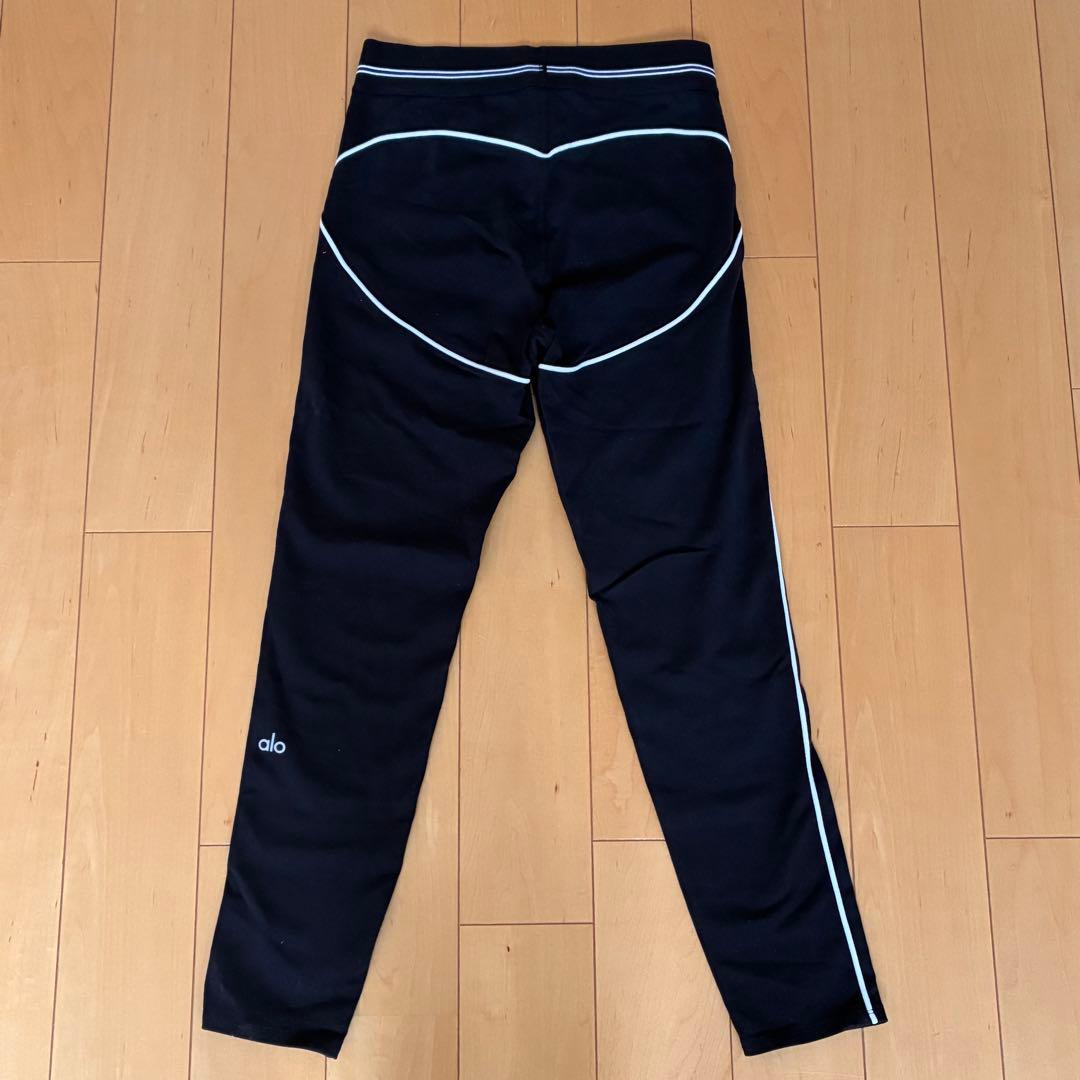 alo airbrush heart throb ブラ & レギンス 黒×白