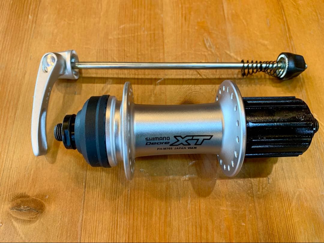 T*a様 Shimano Deore XT FH-M765 36H リアハブ　Q