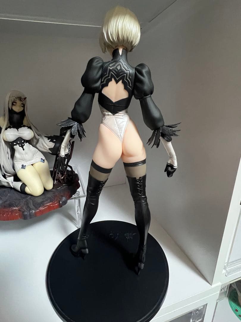 【値下中】ニーアオートマタ　2B フィギュア　フレア