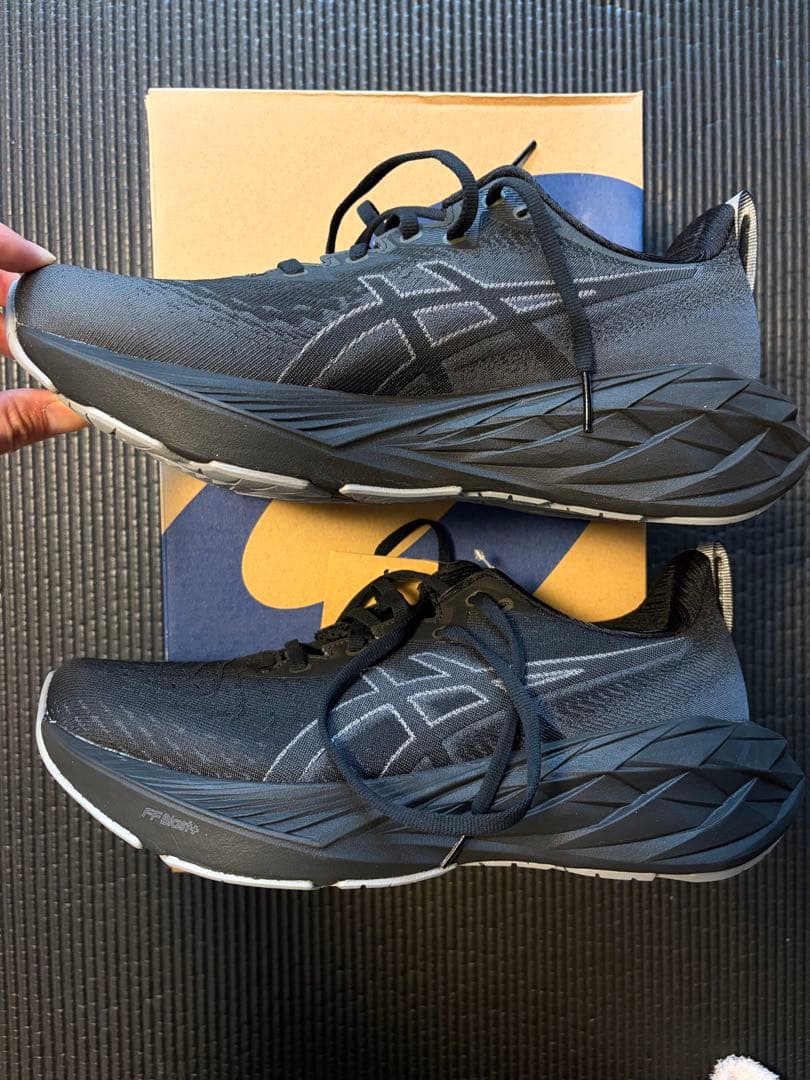 ASICS アシックス　ノヴァブラスト4 ブラック 27㎝　新品未使用タグ付