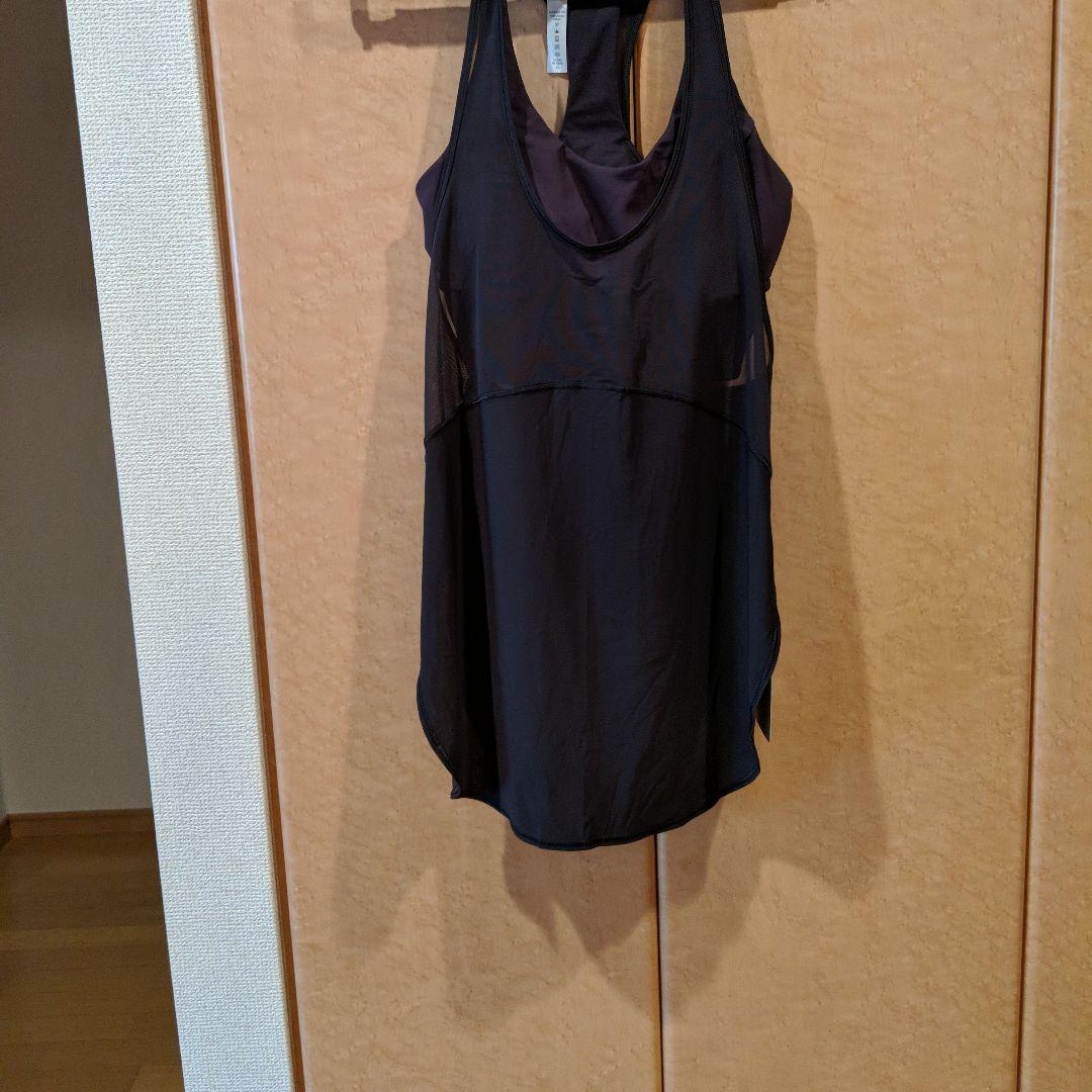 最後に!新品Lulu lemon　ブラ付きトップ　サイズ4