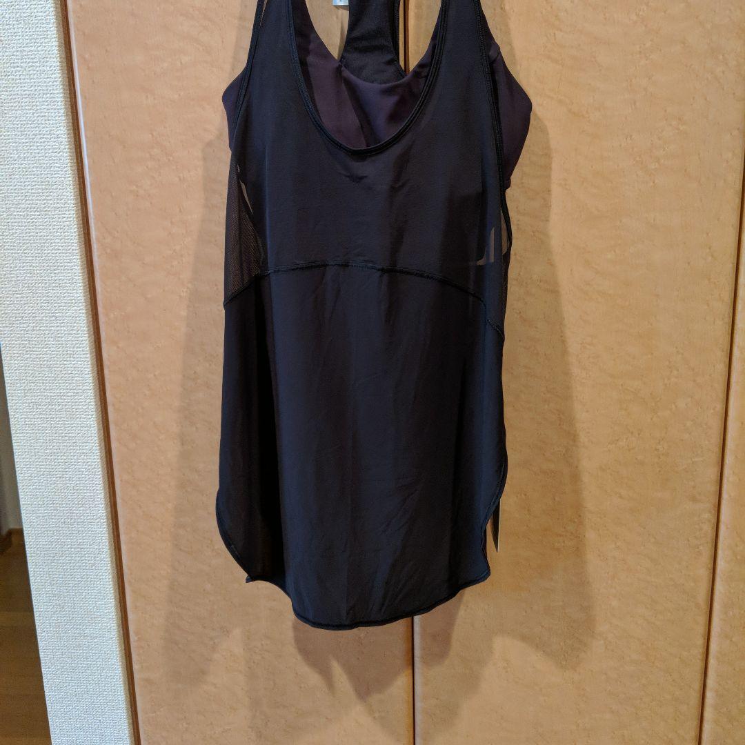 最後に!新品Lulu lemon　ブラ付きトップ　サイズ4