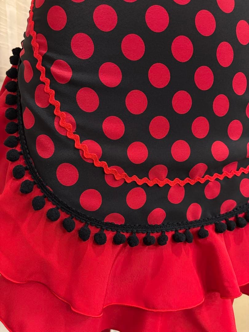 フラメンコ衣装　エプロン　黒赤水玉　赤フリル　赤黒シリーズ　発表会　ライブ