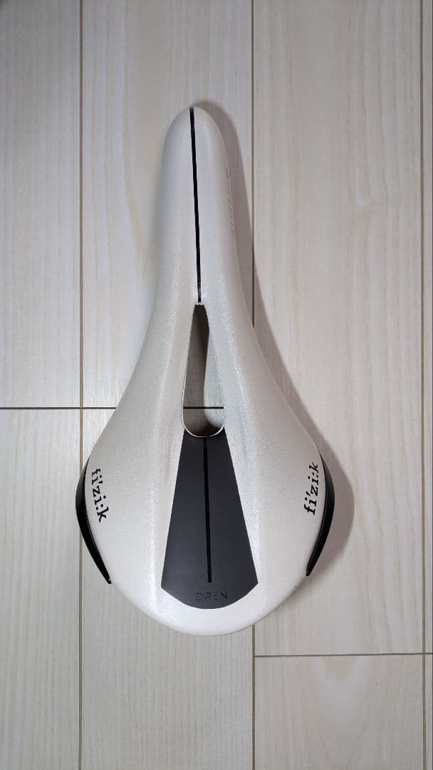 fizik Aliante R3 Open Regular サドル+リアマウント