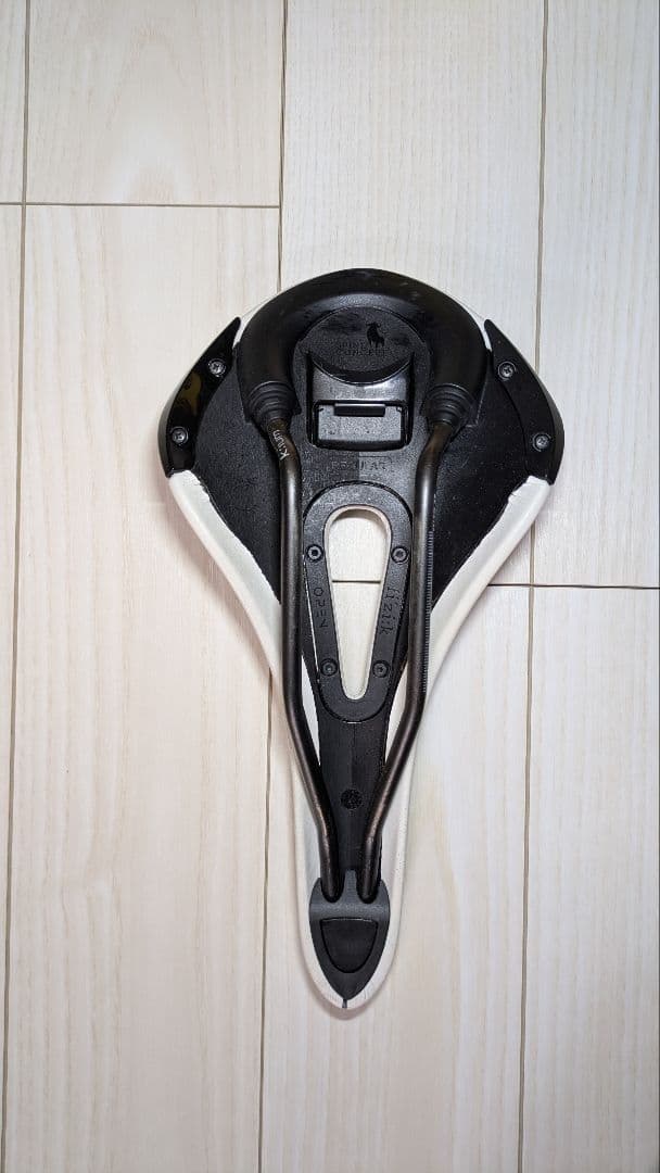 fizik Aliante R3 Open Regular サドル+リアマウント