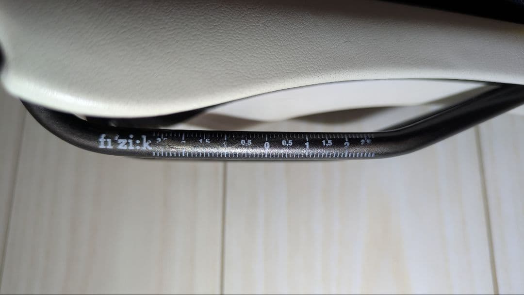 fizik Aliante R3 Open Regular サドル+リアマウント