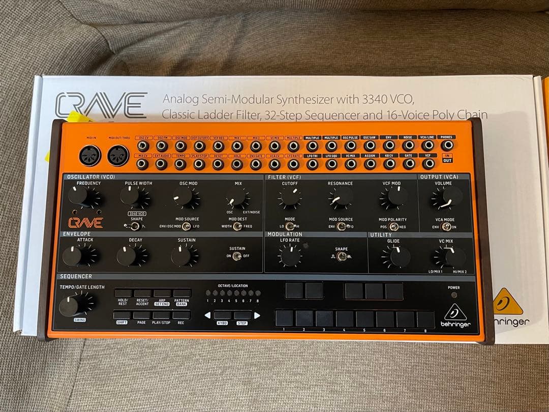 Behringer Crave アナログ セミモジュラー シンセサイザー