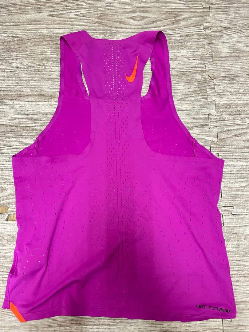 ナイキ　エアロスイフト　Dri-FITランニングシングレット　mサイズ