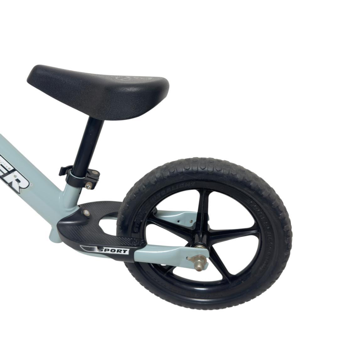 美品　レア 限定色 STRIDER ストライダー スポーツ12 アイスブルー