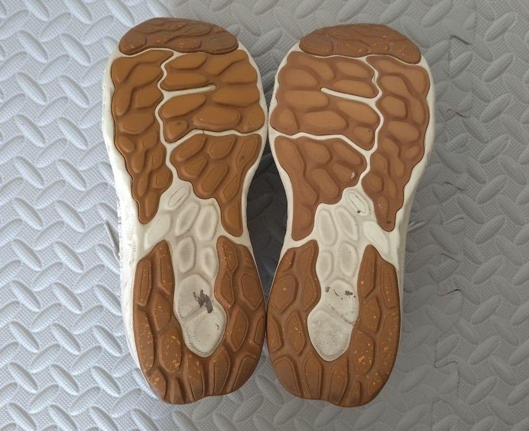 【美品】new balance フレッシュフォーム薄茶27.5