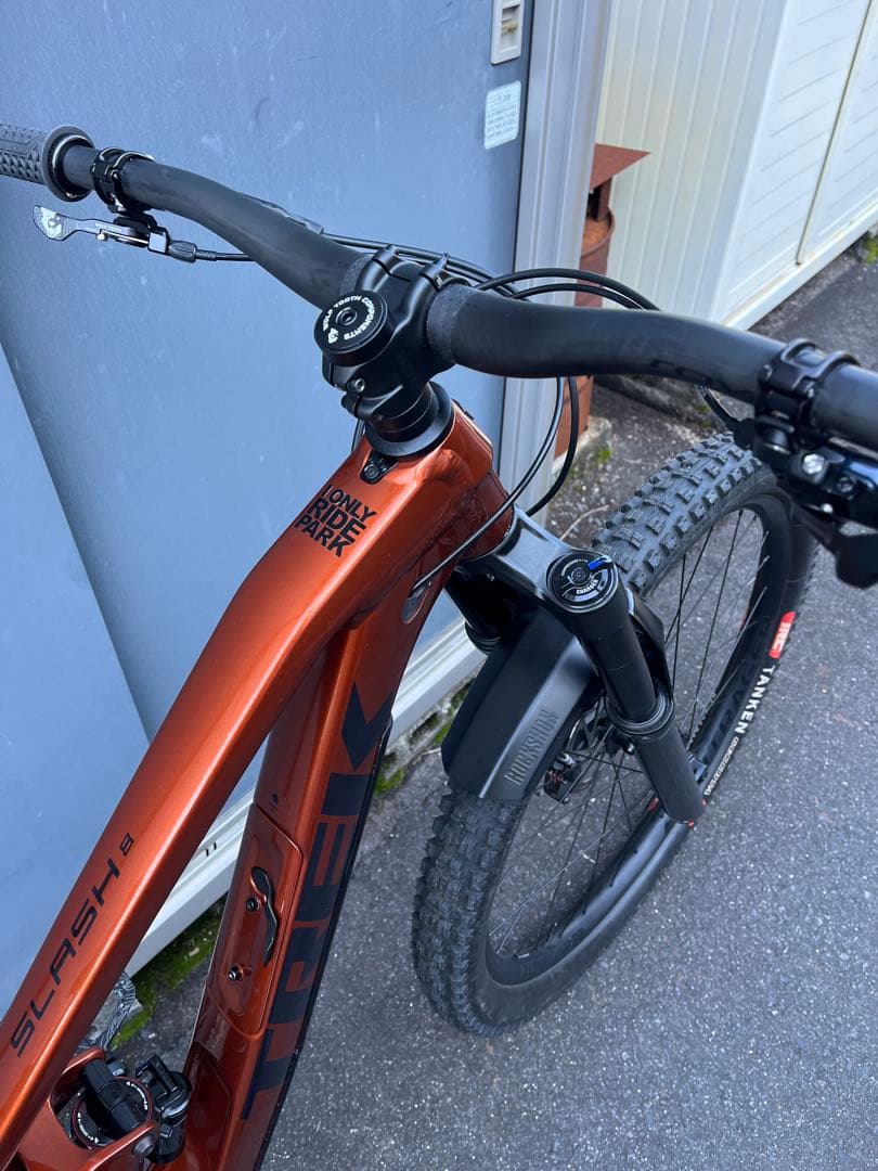 TREK SLASH 8 GEN5 トレックスラッシュ8