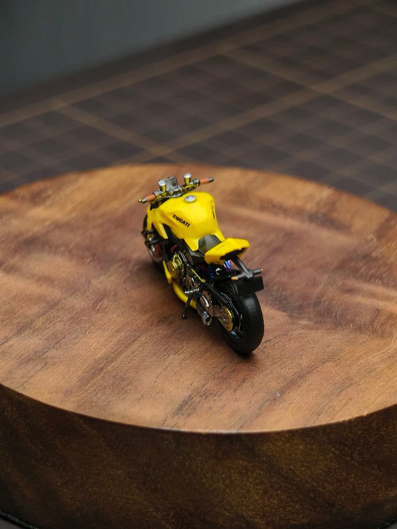 1/64 Ducati Panigale V4S カスタム完成品 黄色い