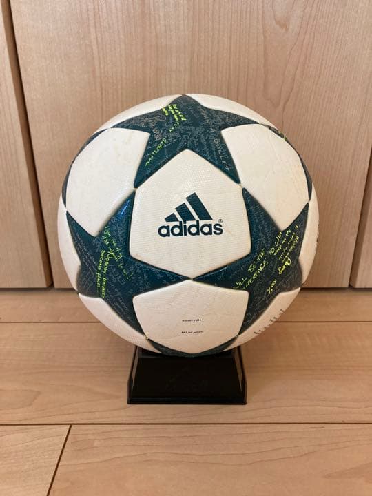 2016 フィナーレ  サッカーボールアディダス　FINAL 公式球　５号球