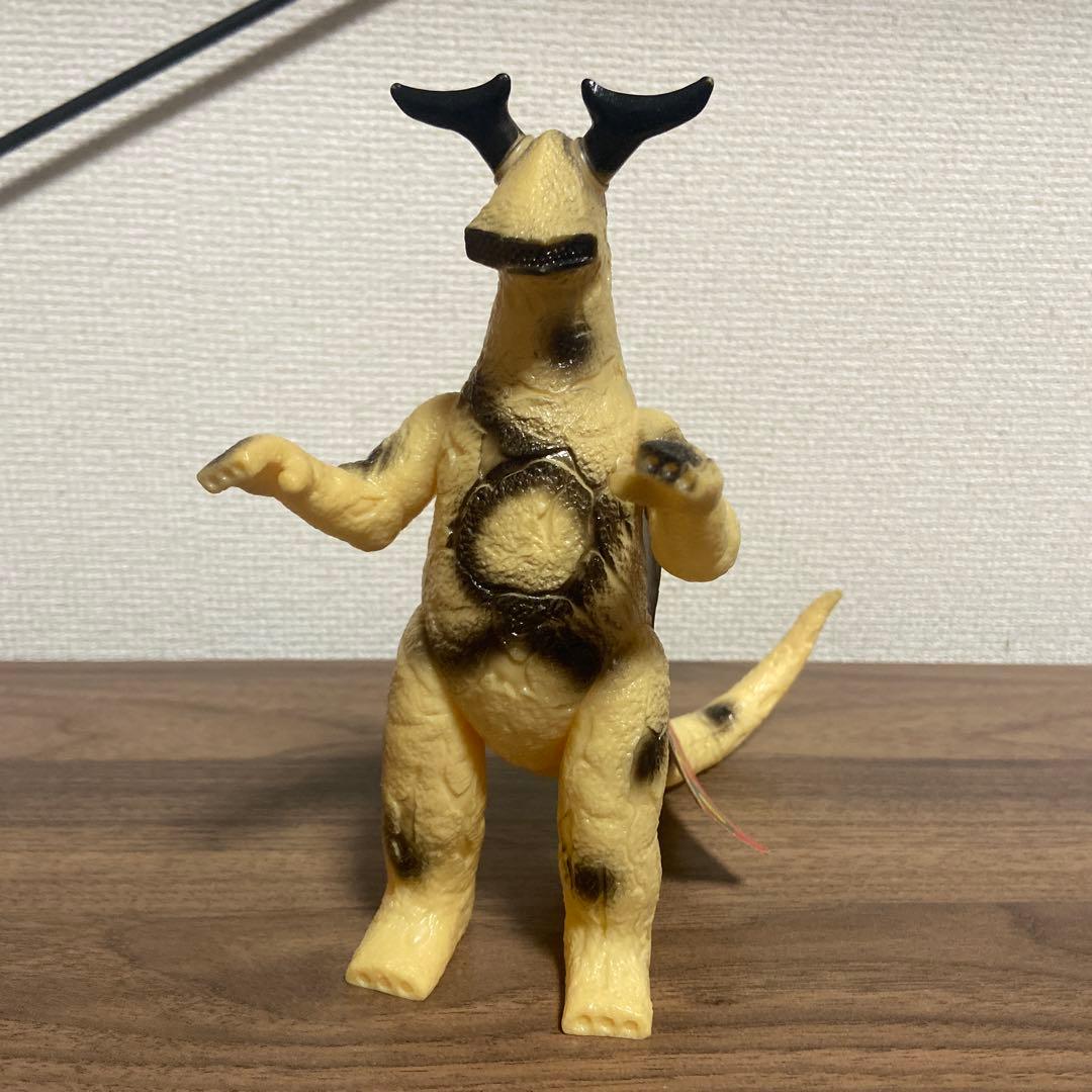 ウルトラ怪獣シリーズ　エレキング　タグ付き　３種セット
