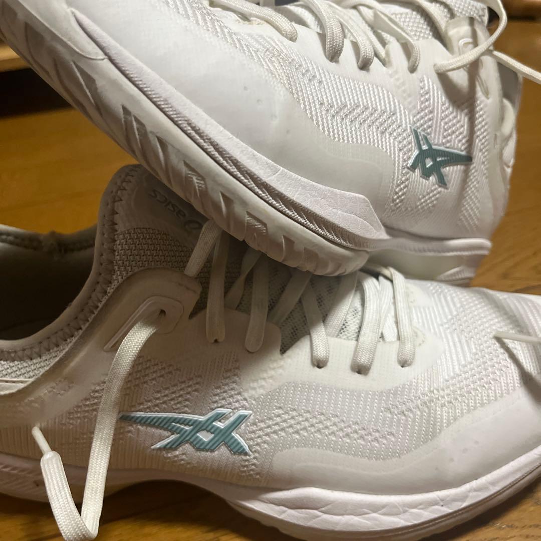 ASICS バスケットシューズ ホワイト