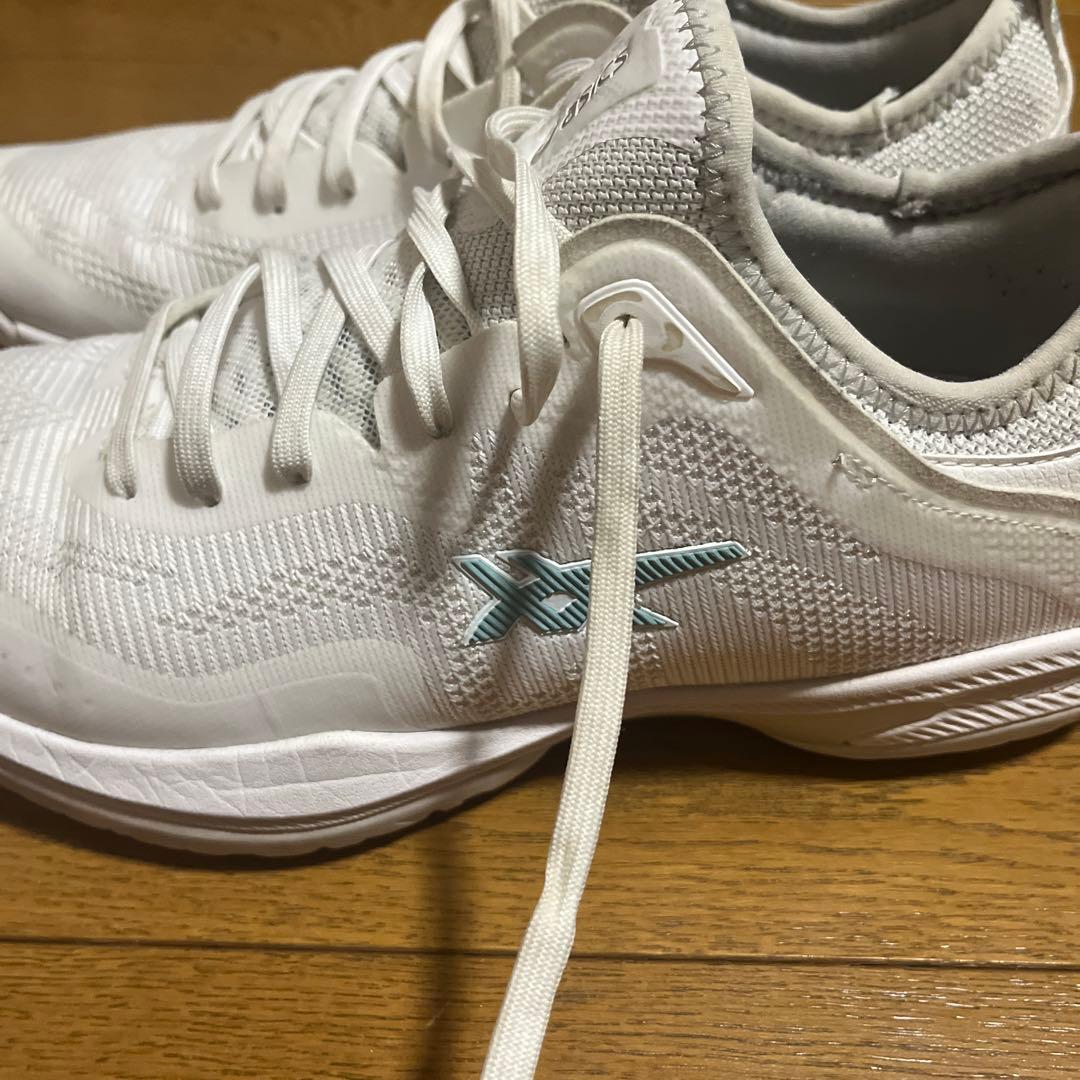 ASICS バスケットシューズ ホワイト