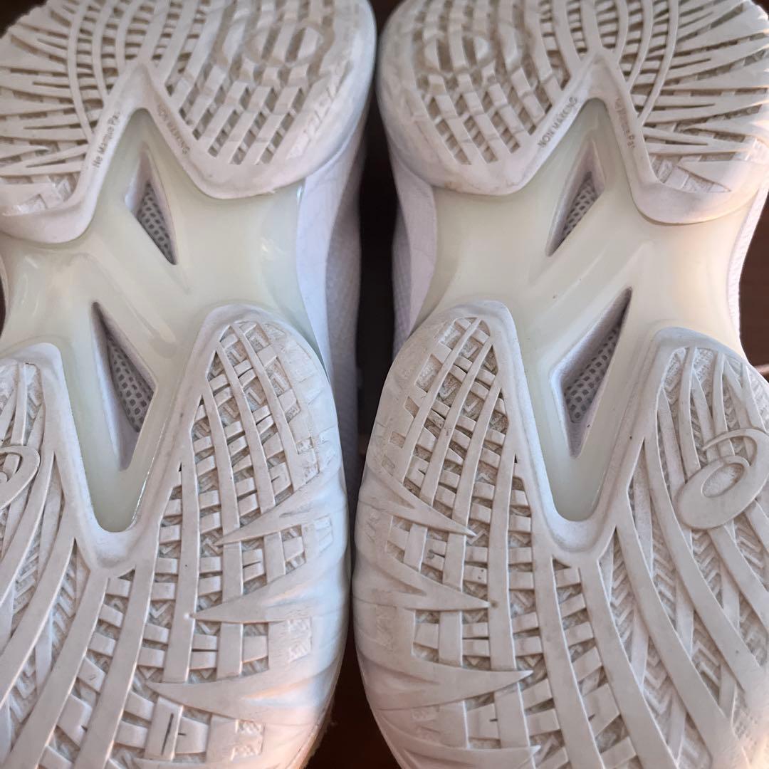 ASICS バスケットシューズ ホワイト
