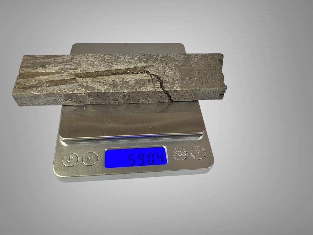 ※特大レア アルタイ隕石 本物 590.4g 鉄隕石 原石 断片 破片