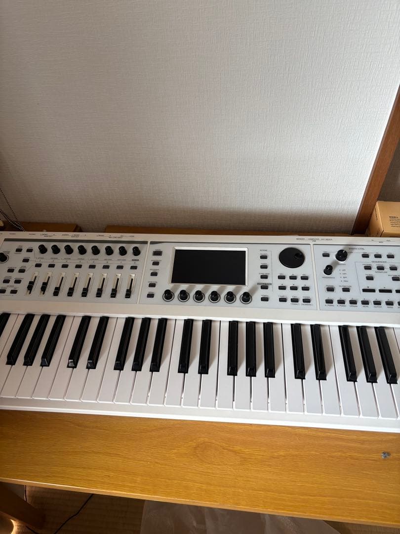 Roland Fantom 06 61鍵 島村楽器限定ホワイト