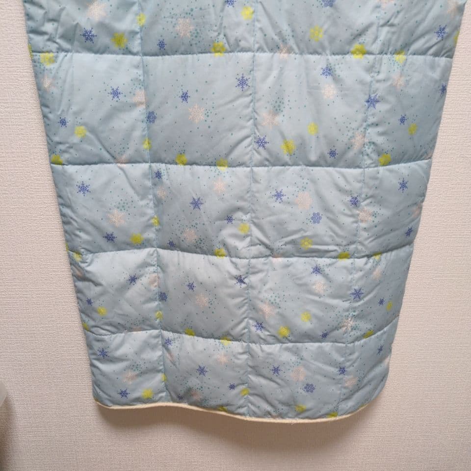 西川リビング　羽毛スリーパー　着る布団　車中泊　あったか寝具　冬