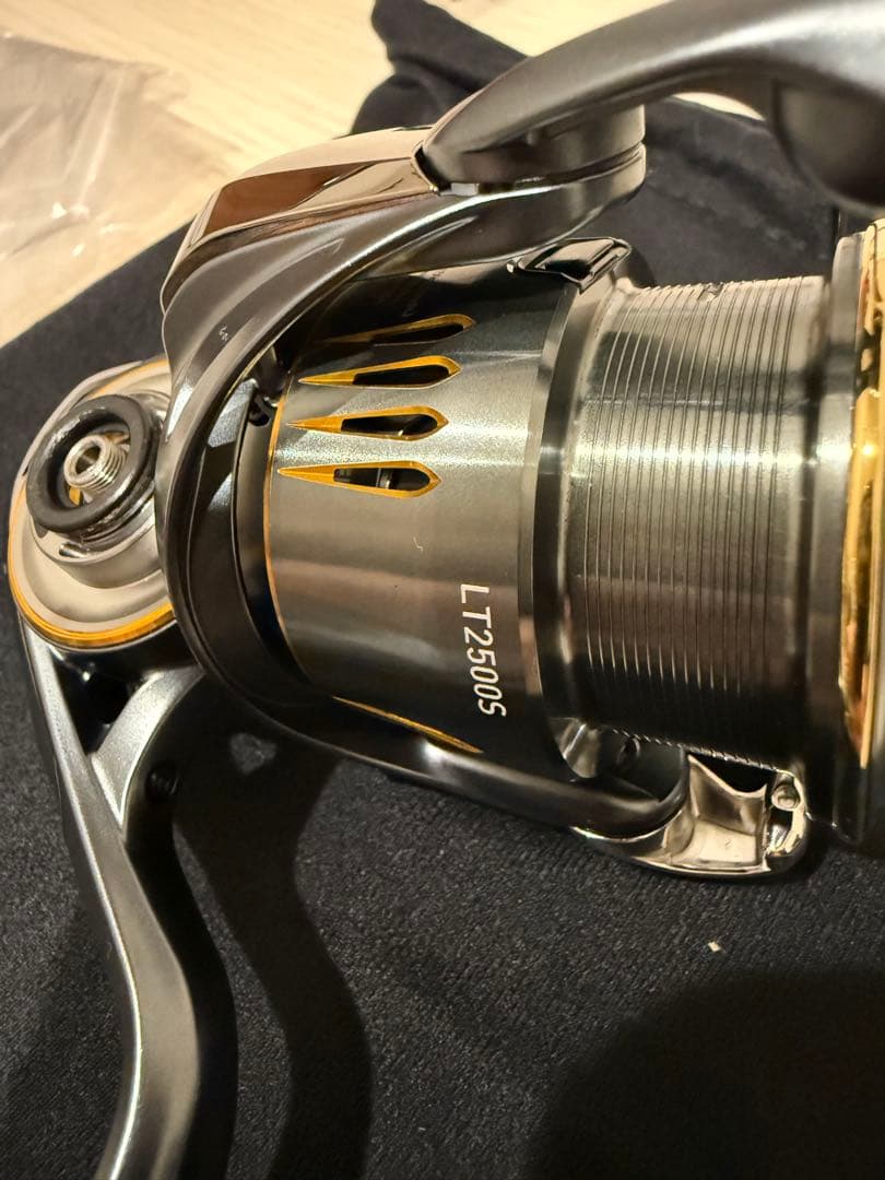 も*い様 【新品】Daiwa 23AIRITY LT2500S スピニングリール