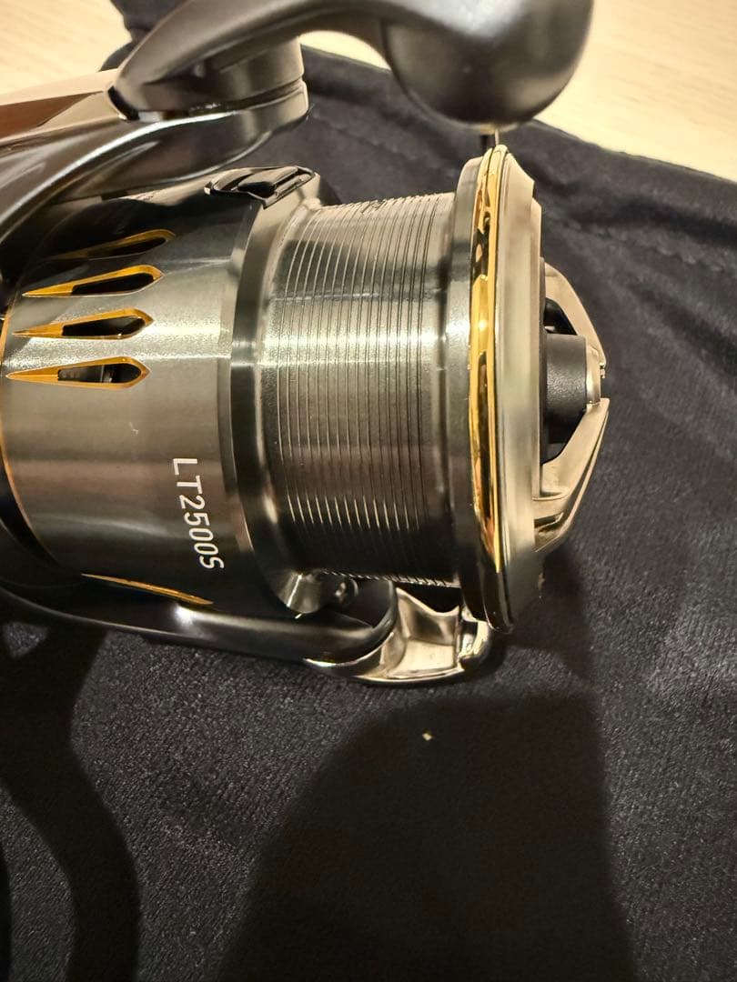 も*い様 【新品】Daiwa 23AIRITY LT2500S スピニングリール