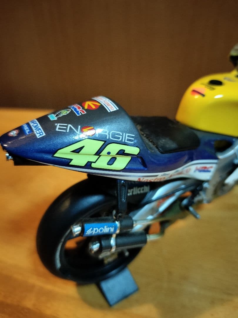 レプソル ホンダNSR500 バイク＆バレンティーノ・ロッシ(フュギア)