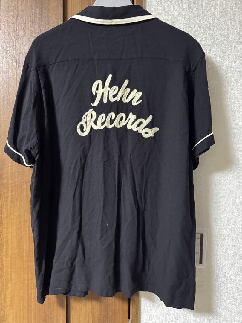 【美品】藤井風　Hehn Records ボタン付きシャツ Mサイズ 黒
