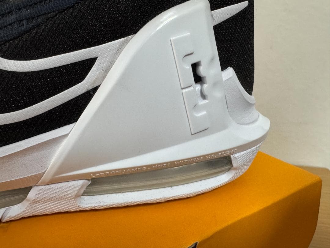 NIKE LEBRON WITNESS 6 レブロン ウィットネス 26.5cm